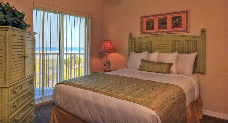 Sunset Vistas Two Bedroom Beachfront Suites St. Pete Beach Room photo